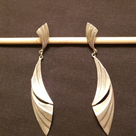 Jewelry - Vintage 1980's Wavy Sterling silver 3 inch drop earrings